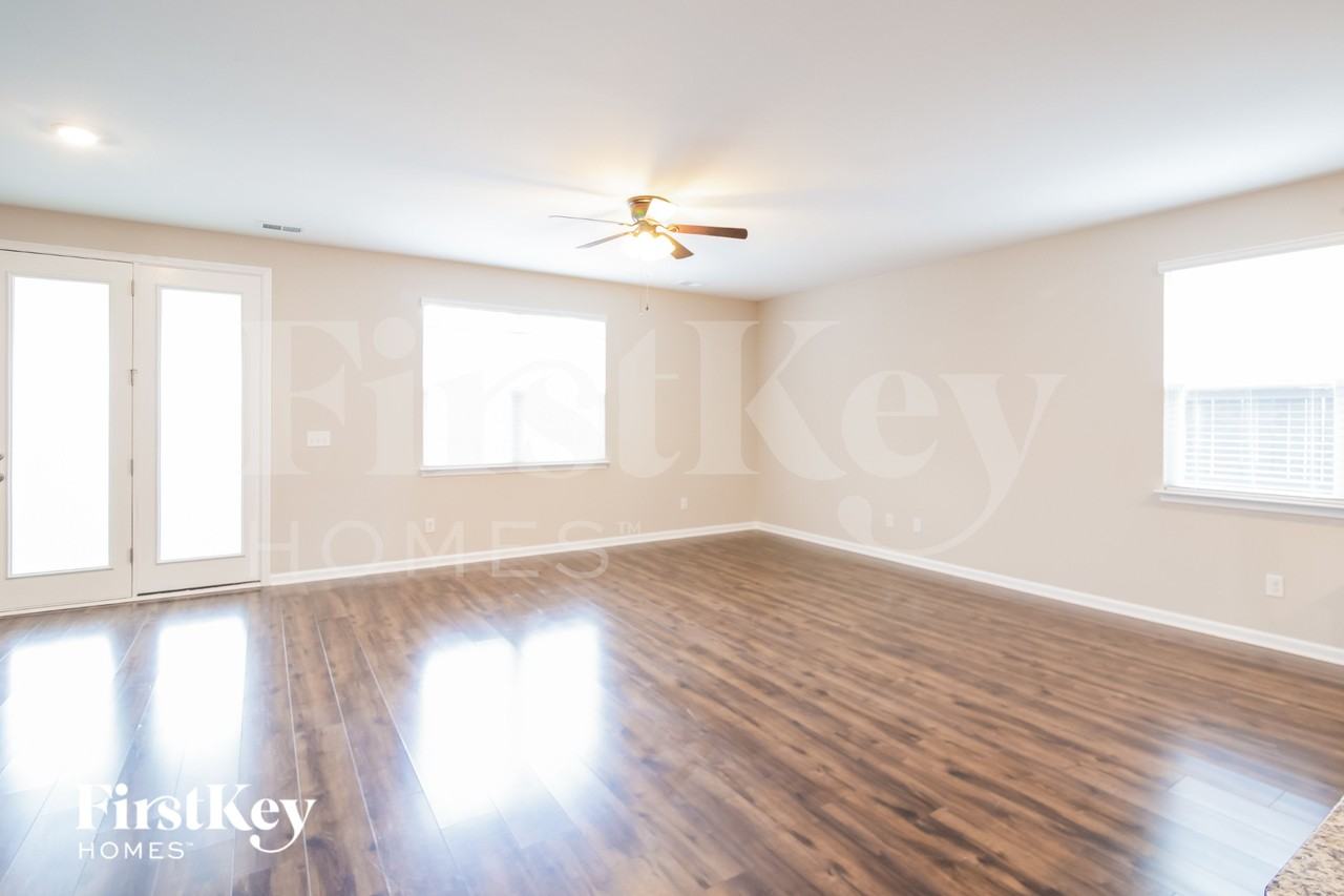 169 Greenwich Dr - Photo 5 of 15