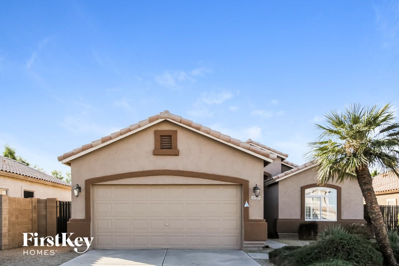 11029 W Almeria Rd - Photo 2 of 15