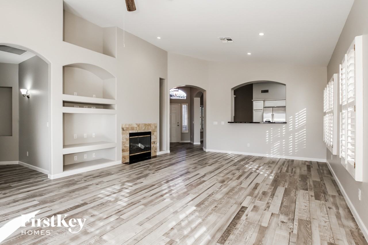 11029 W Almeria Rd - Photo 4 of 15