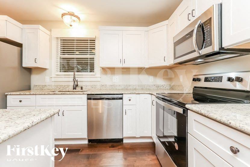 208 Beech Dr - Photo 6 of 15