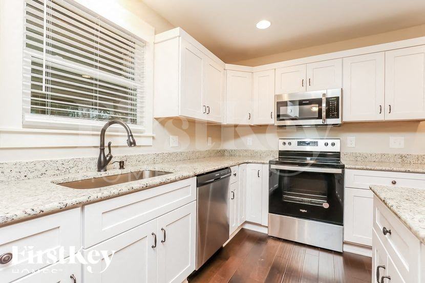 208 Beech Dr - Photo 7 of 15