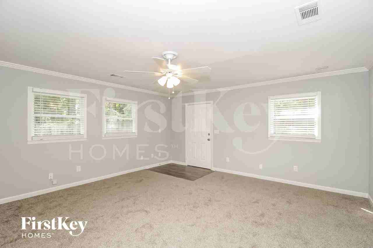 76 Hunters Cir - Photo 2 of 15