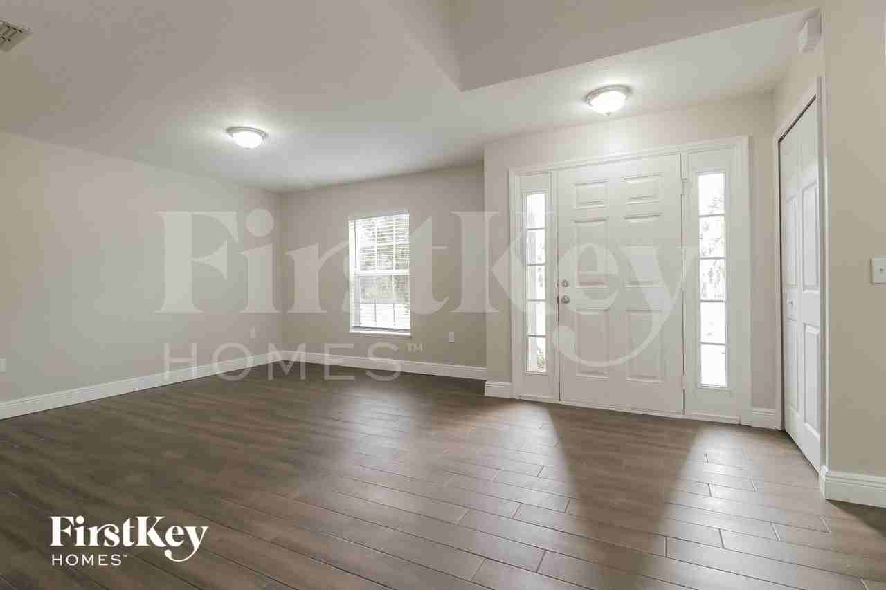 2982 Bonkirk Dr - Photo 2 of 15