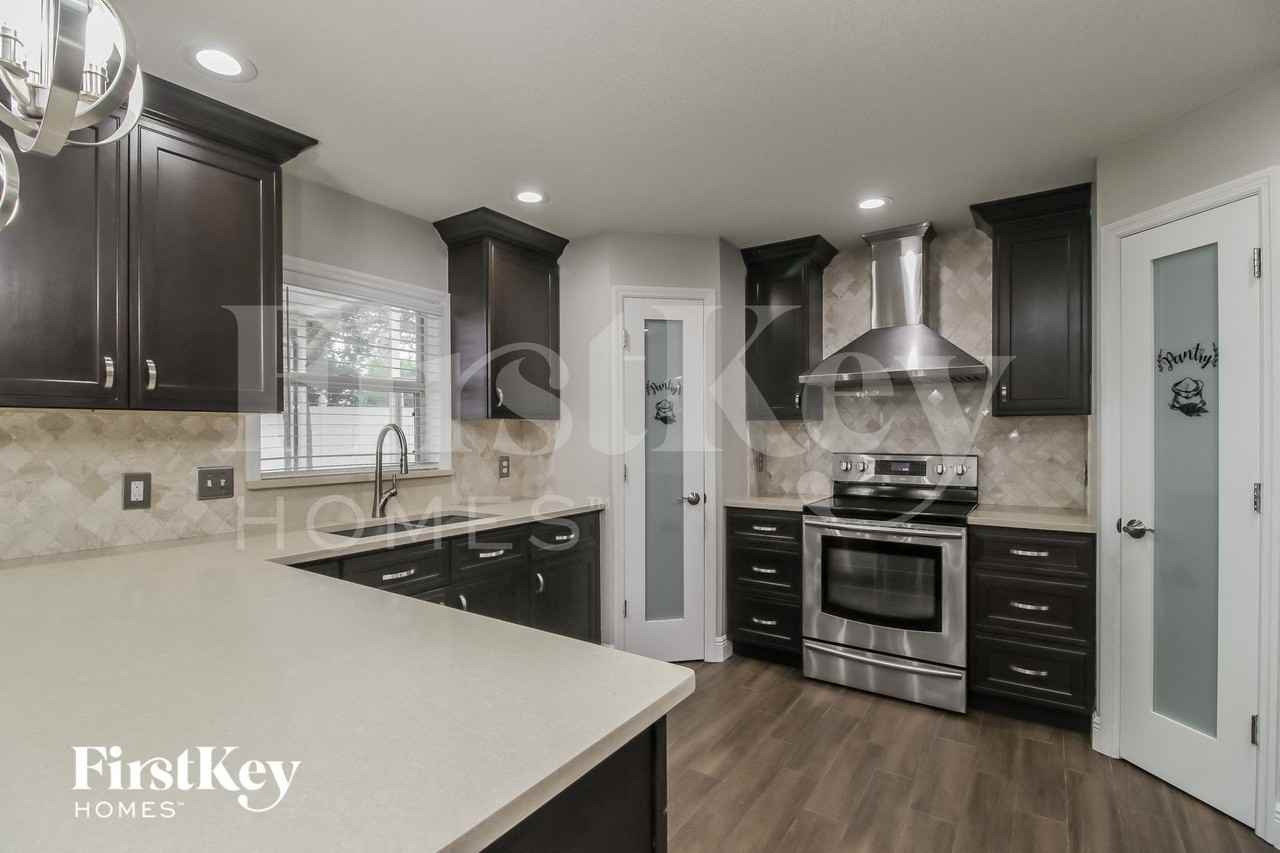 2982 Bonkirk Dr - Photo 6 of 15