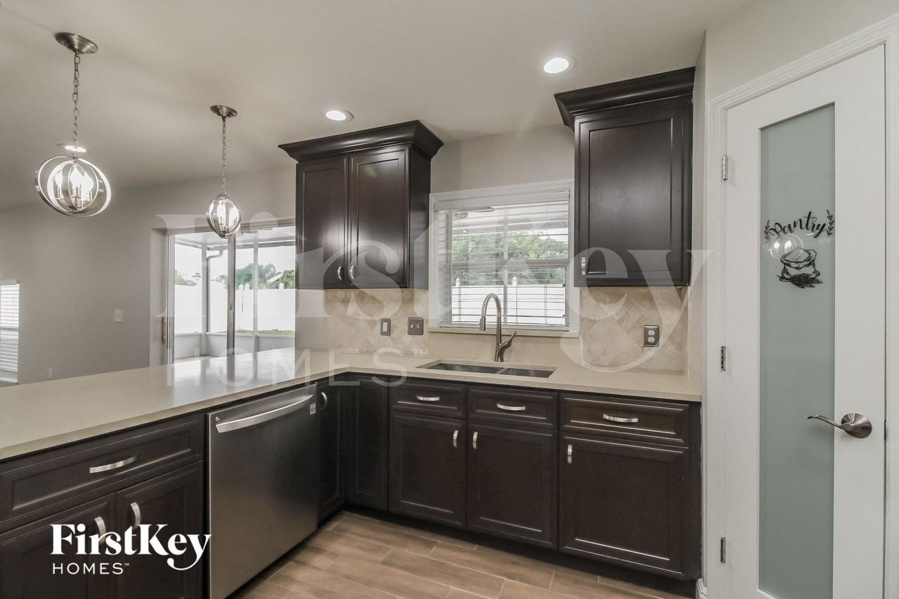 2982 Bonkirk Dr - Photo 7 of 15