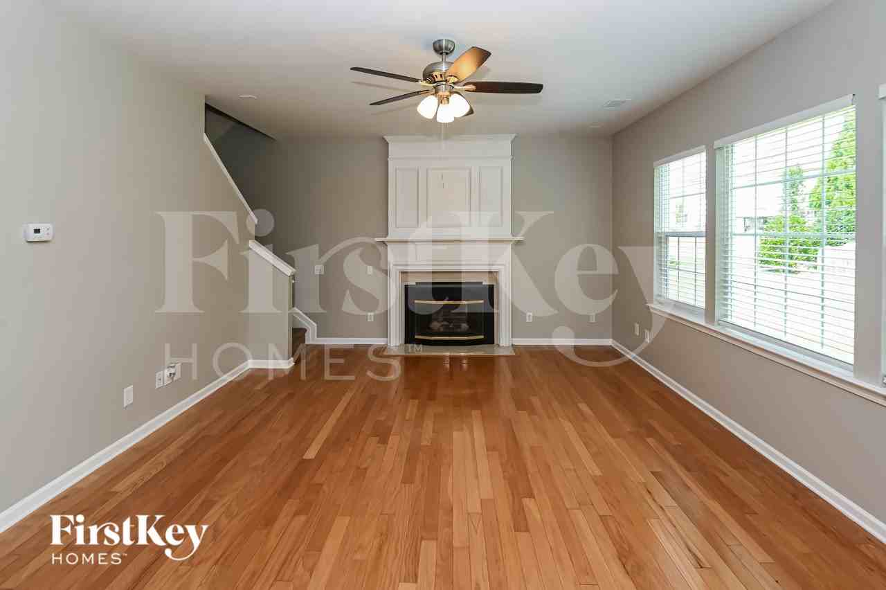 11259 Cypress View Dr - Photo 4 of 16