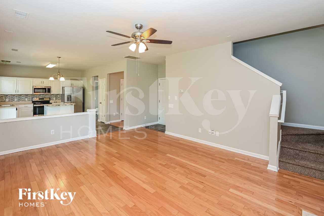 11259 Cypress View Dr - Photo 5 of 16