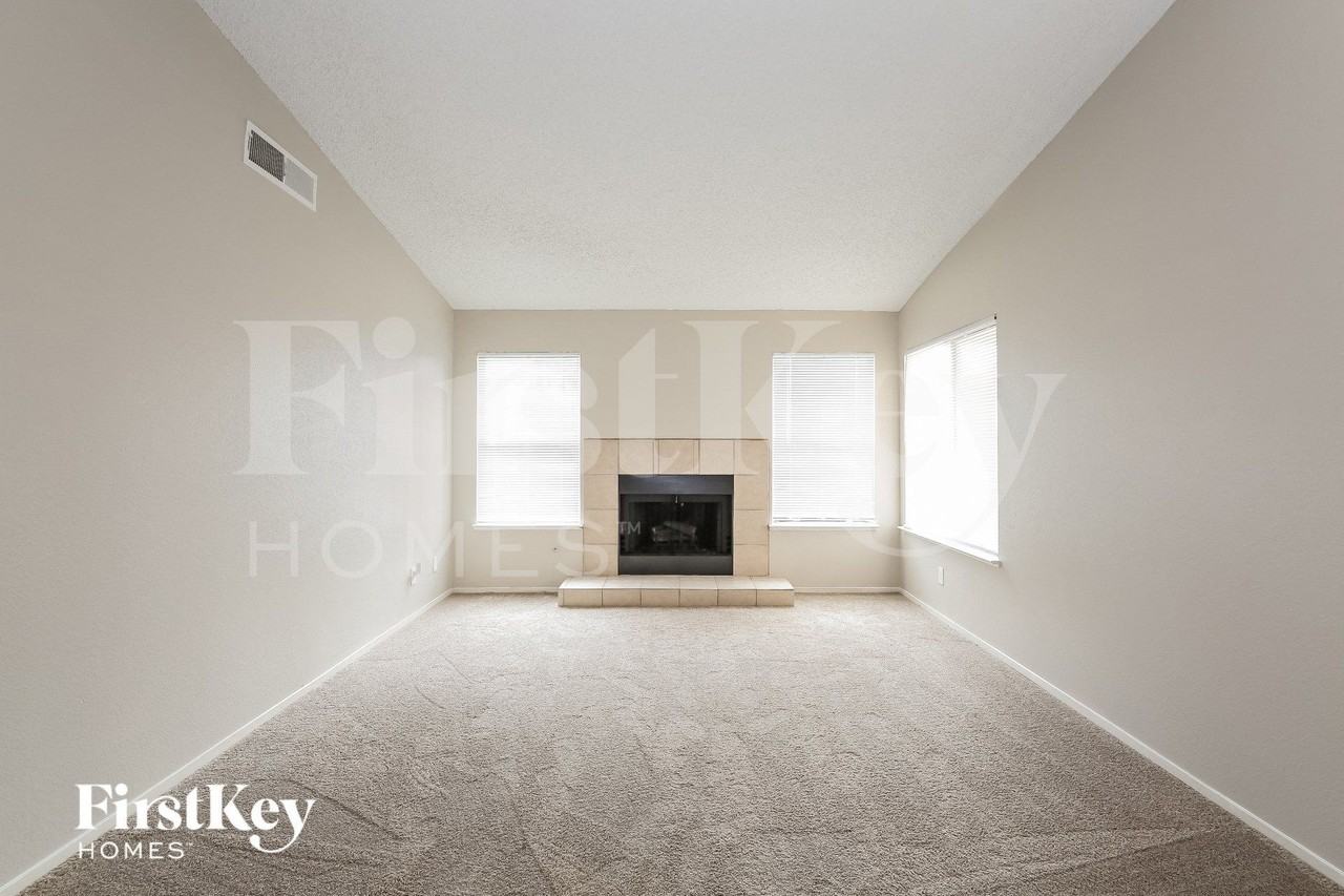 6533 Chilton Ct - Photo 2 of 15