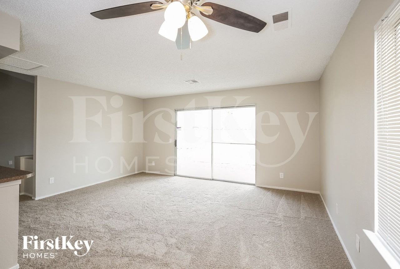 6533 Chilton Ct - Photo 3 of 15