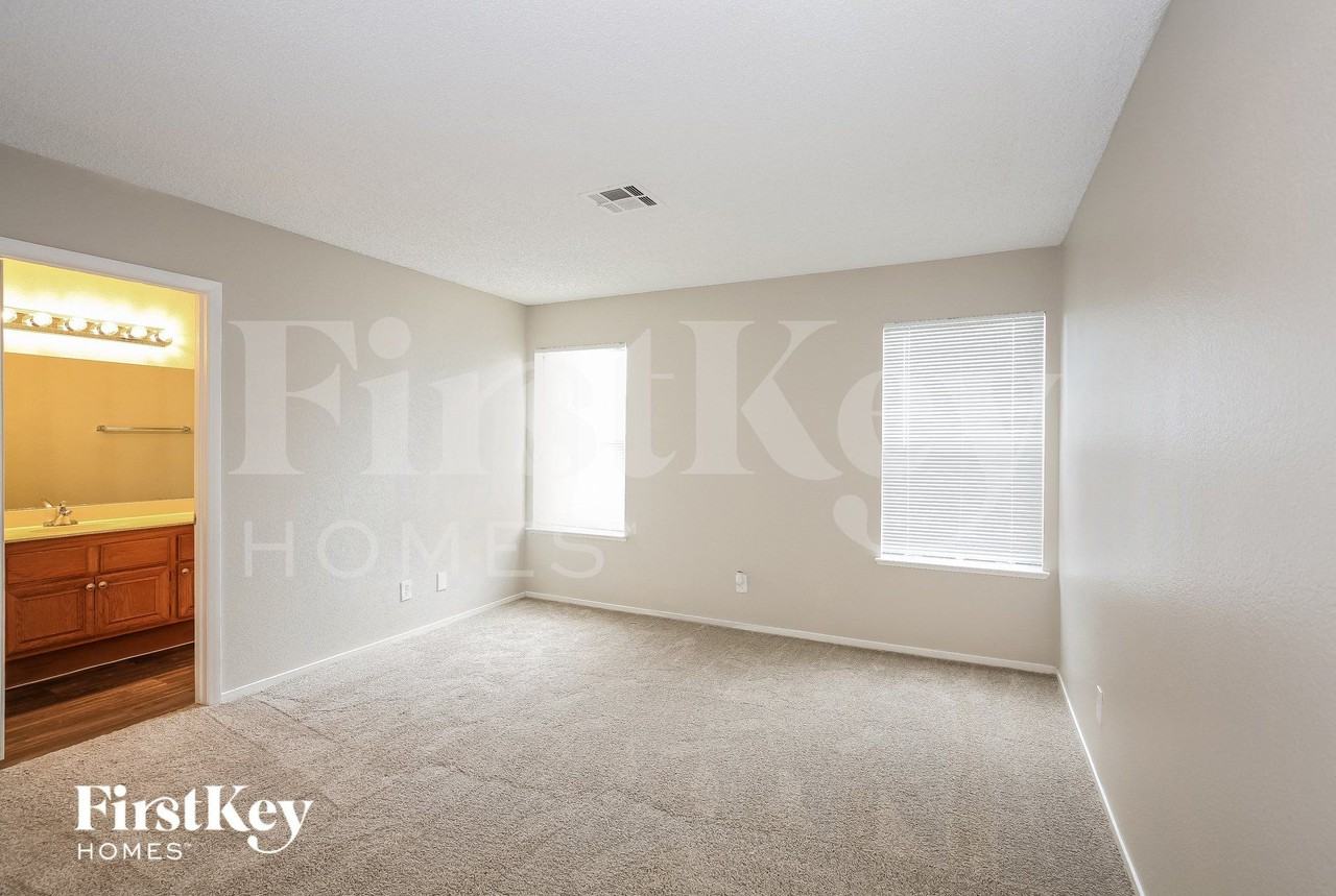 6533 Chilton Ct - Photo 6 of 15