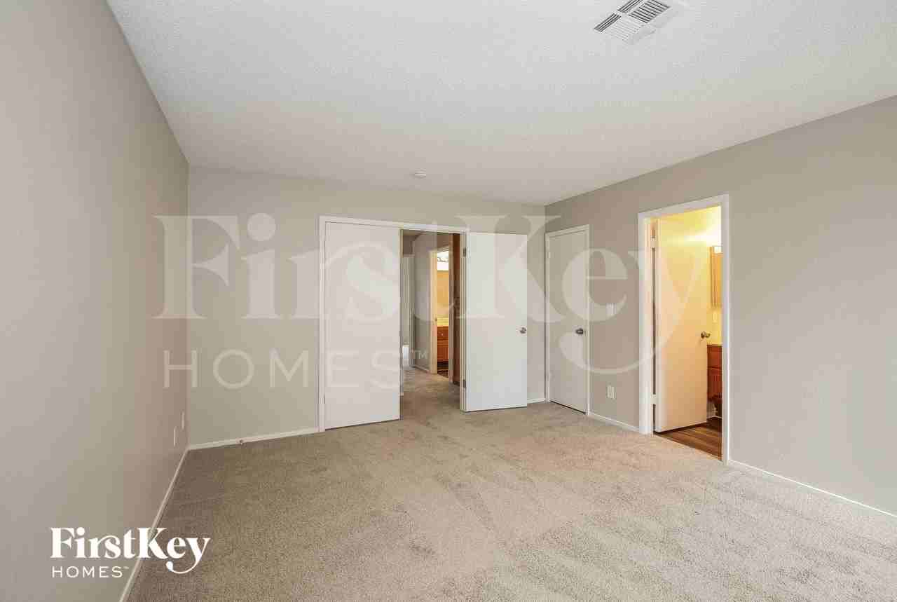 6533 Chilton Ct - Photo 7 of 15