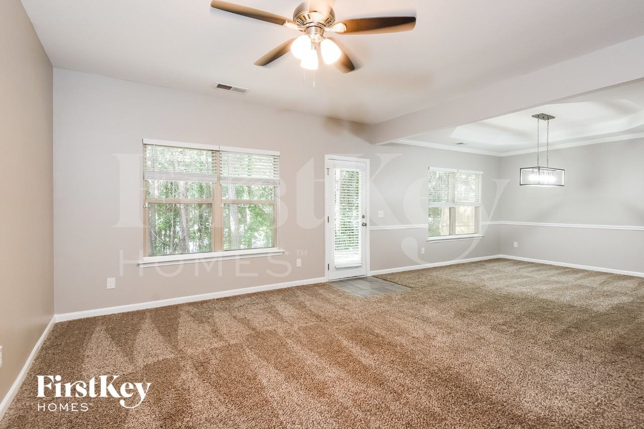 310 Alcovy Way - Photo 4 of 15