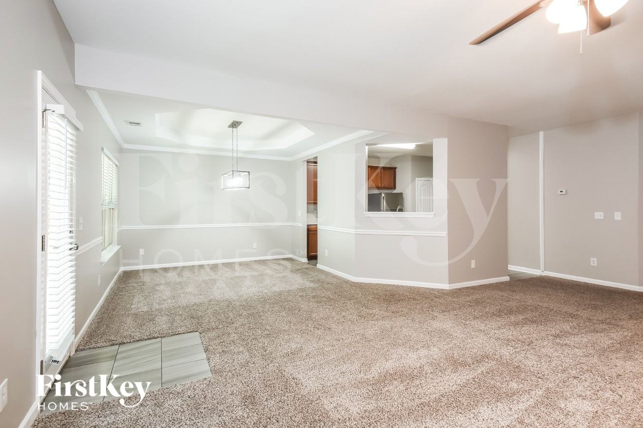 310 Alcovy Way - Photo 5 of 15