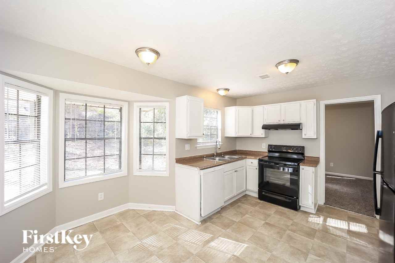 1292 Brookvale Dr - Photo 4 of 16