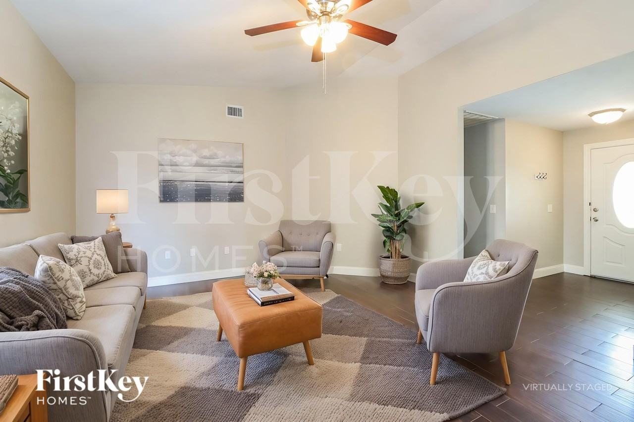 7912 Apache Ln - Photo 4 of 19