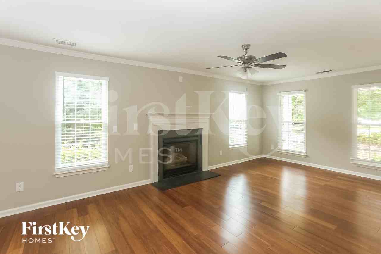 5841 Branthurst Dr - Photo 5 of 16