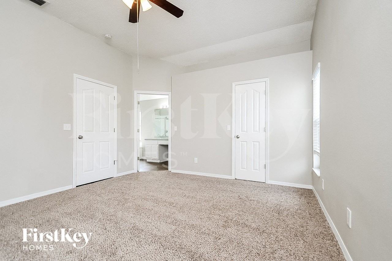 1405 Compton St - Photo 7 of 15