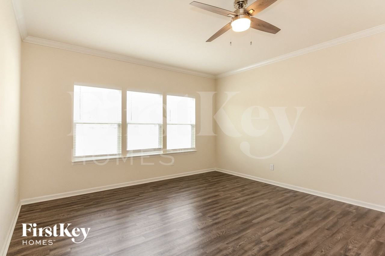 217 Fesperman Cir - Photo 3 of 15