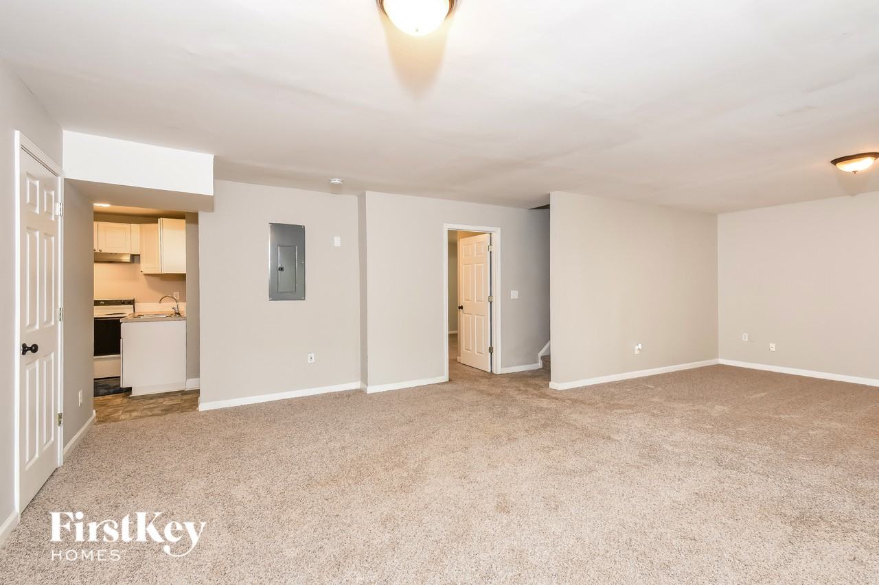 981 Brookton Sq - Photo 6 of 16