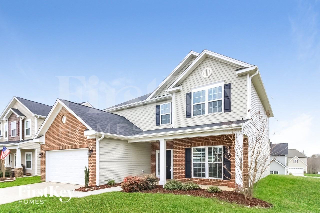 746 Breeders Cup Dr - Photo 2 of 15