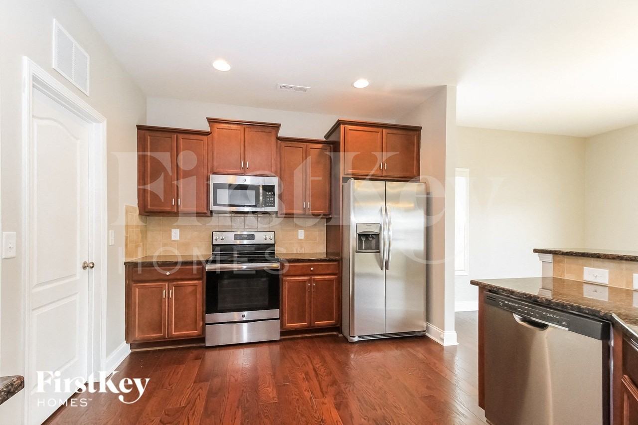 746 Breeders Cup Dr - Photo 7 of 15