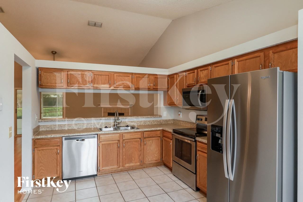 1255 Tahoe Ct - Photo 6 of 15