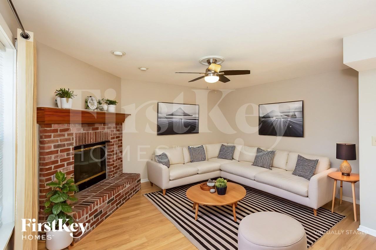 896 Preakness Dr - Photo 4 of 18
