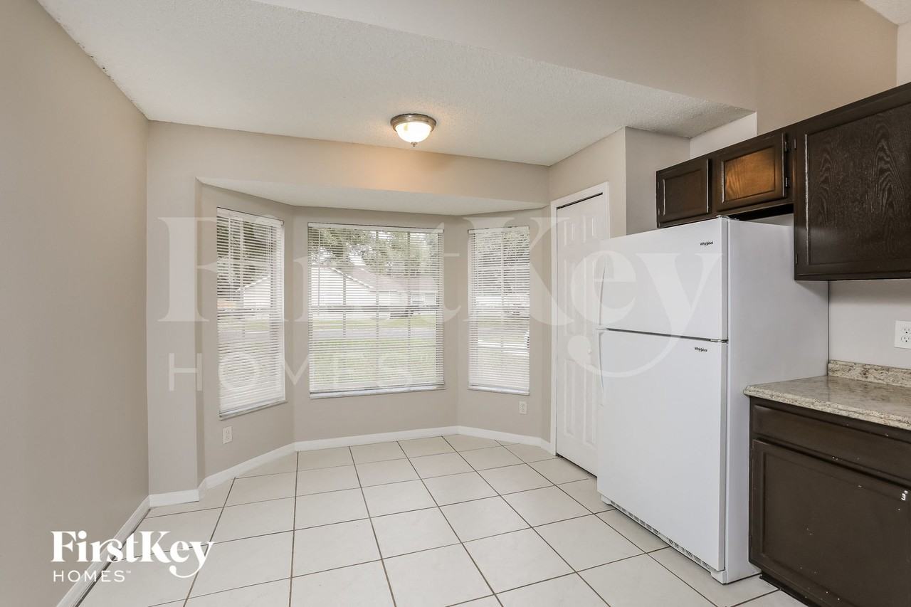 7466 Groveoak Dr - Photo 5 of 15