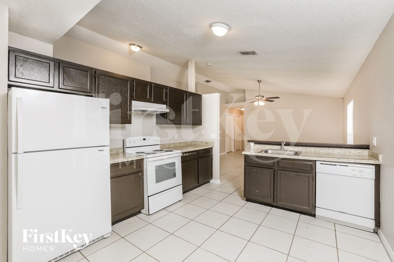 7466 Groveoak Dr - Photo 6 of 15