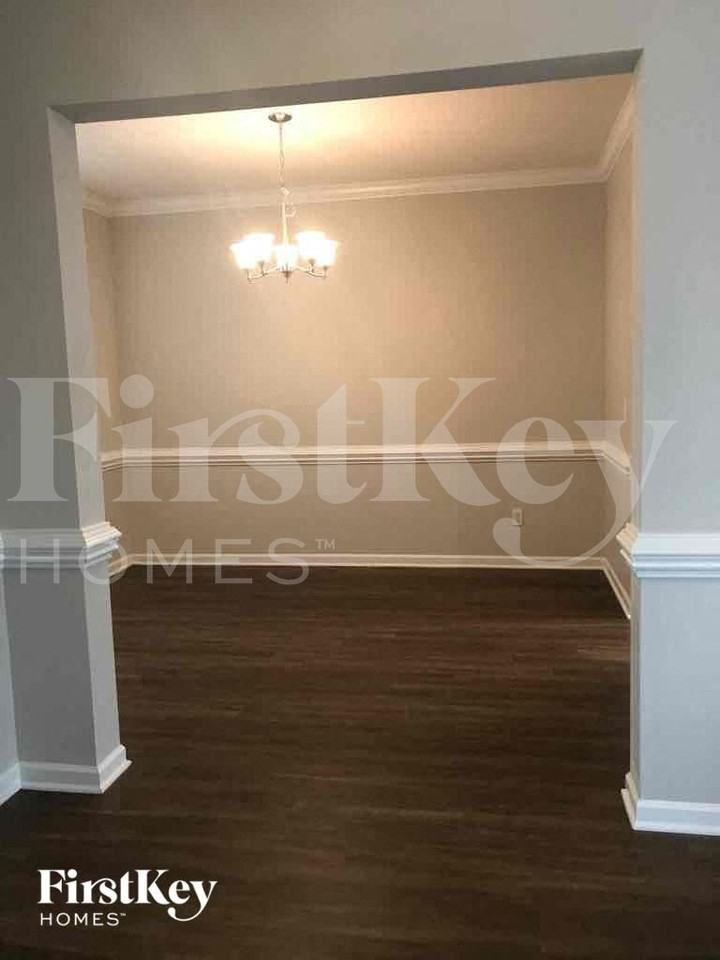 4204 Laurel Ridge Cir - Photo 4 of 15