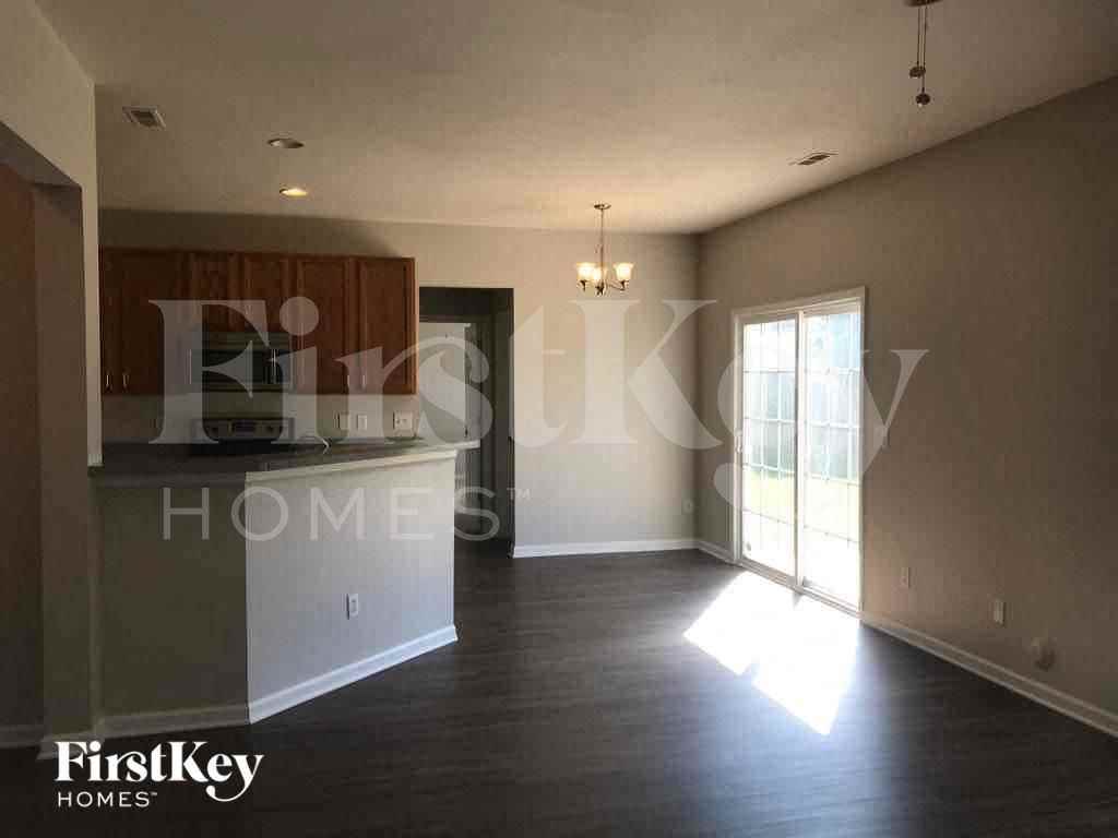 4204 Laurel Ridge Cir - Photo 6 of 15