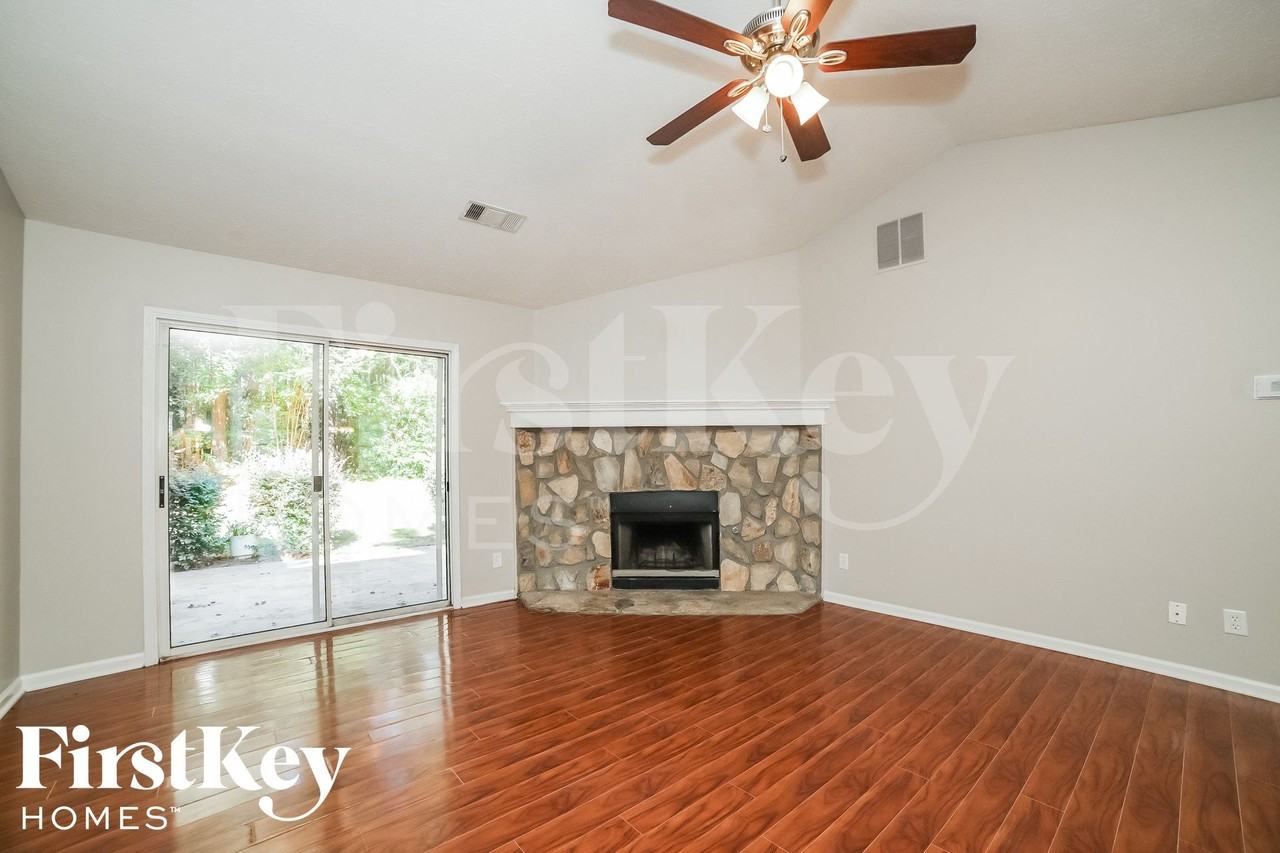 3902 Viola Ct - Photo 2 of 15