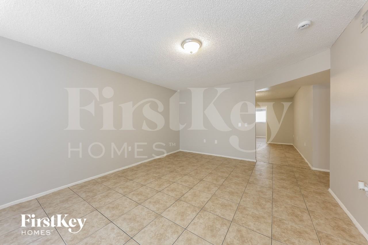 3816 W Northern Ave - Photo 2 of 16