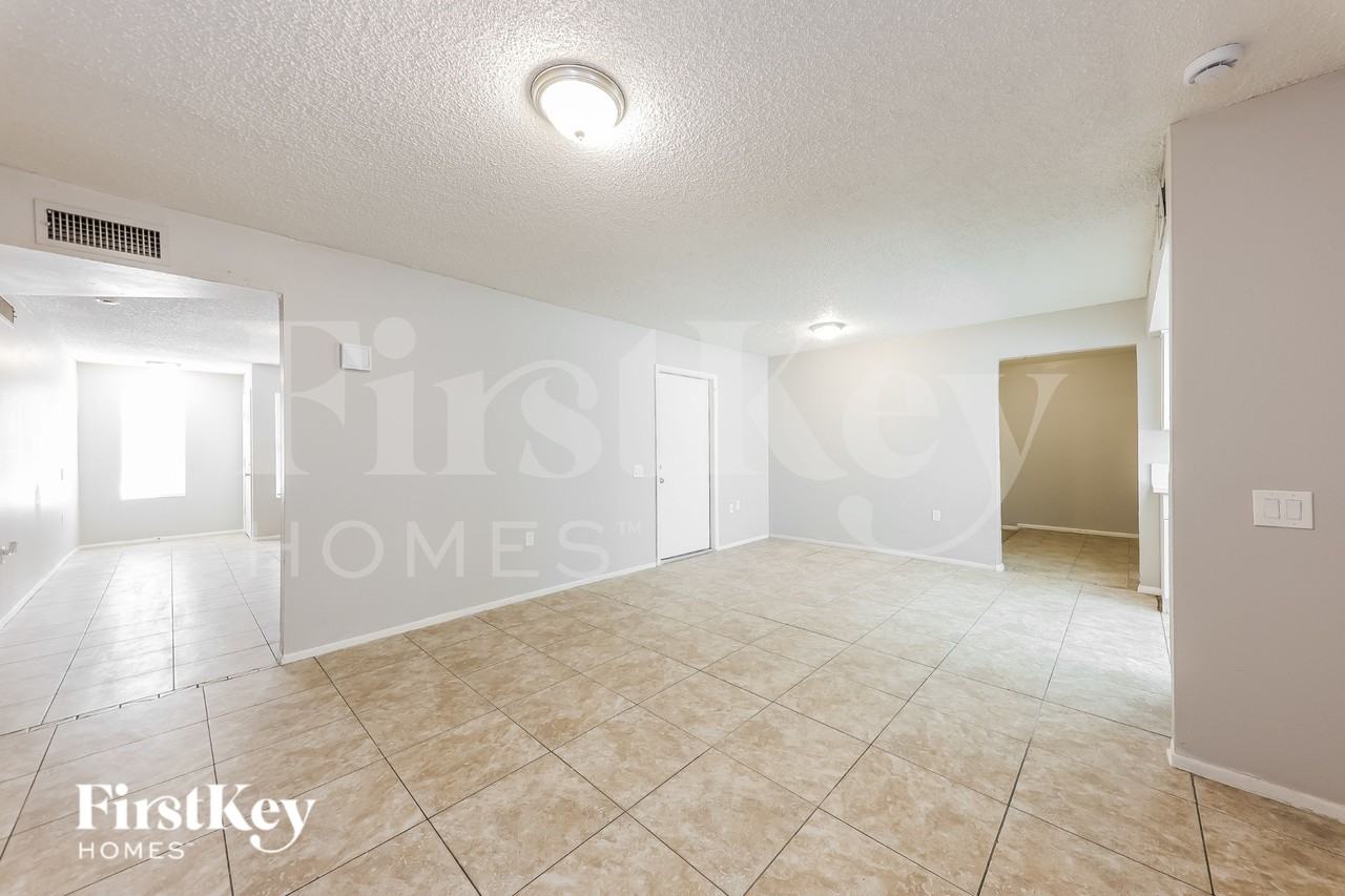 3816 W Northern Ave - Photo 6 of 16