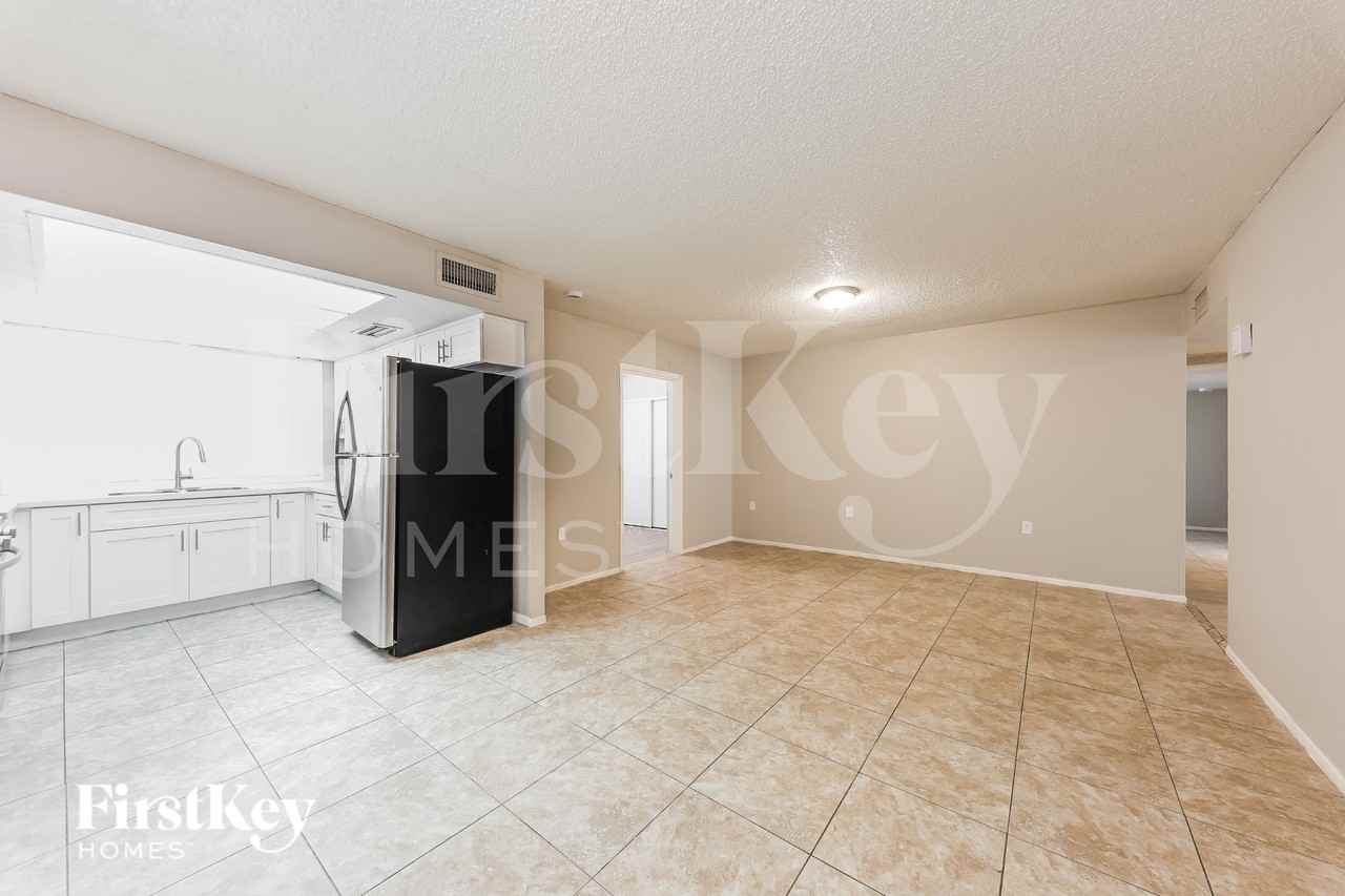 3816 W Northern Ave - Photo 7 of 16