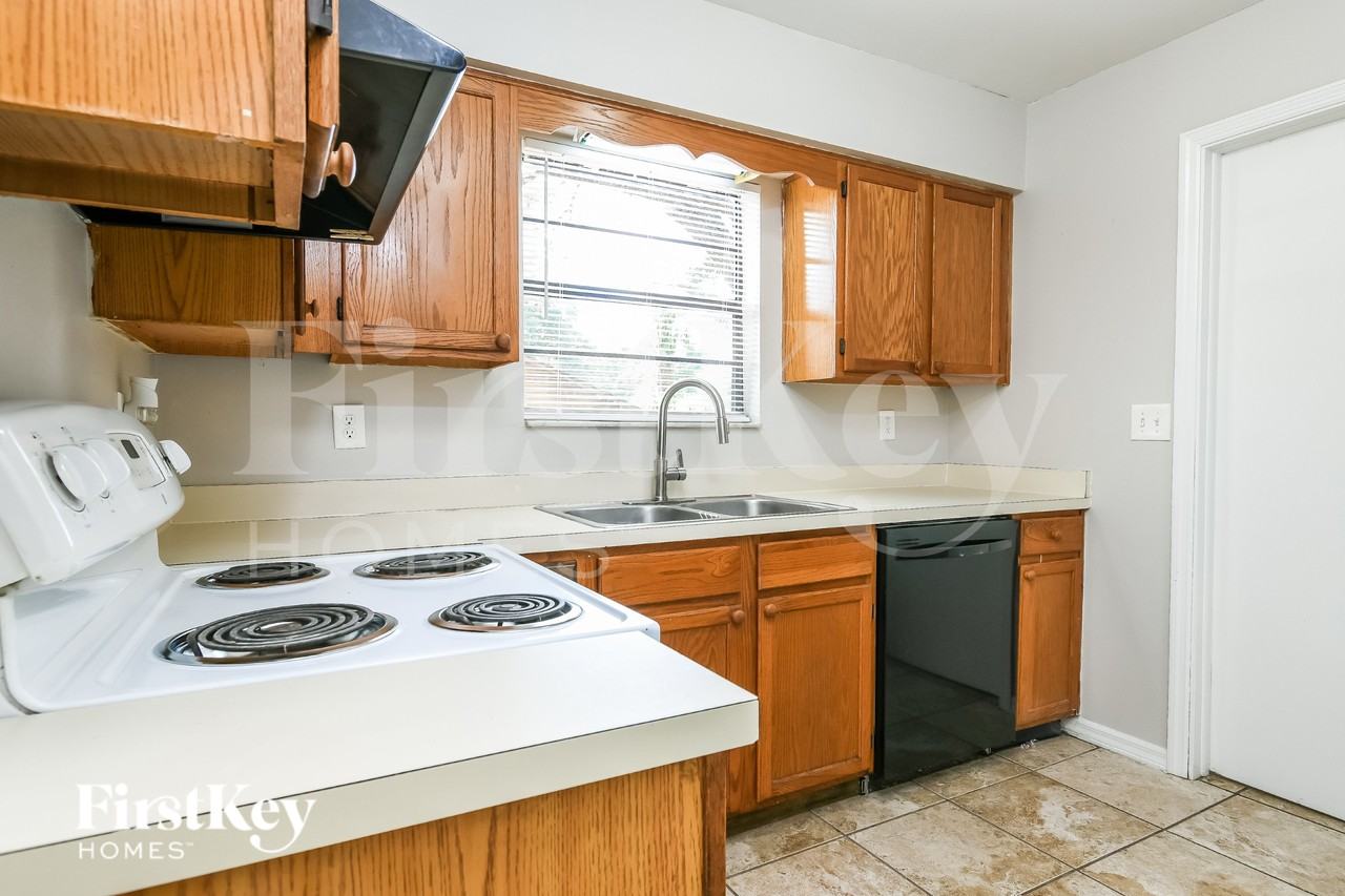 3650 Willys Ave - Photo 6 of 15