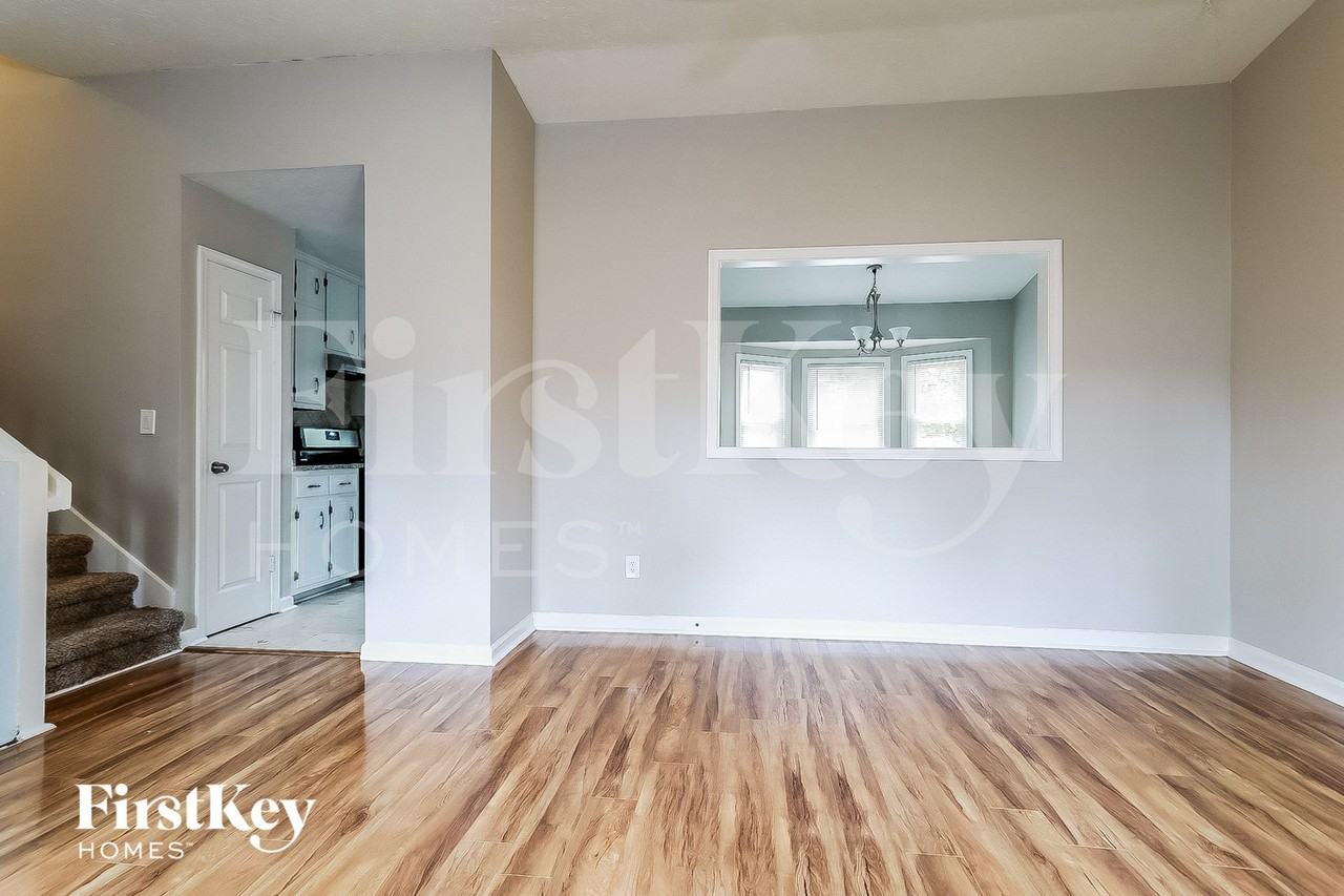 2592 Chippewa Ct - Photo 3 of 15