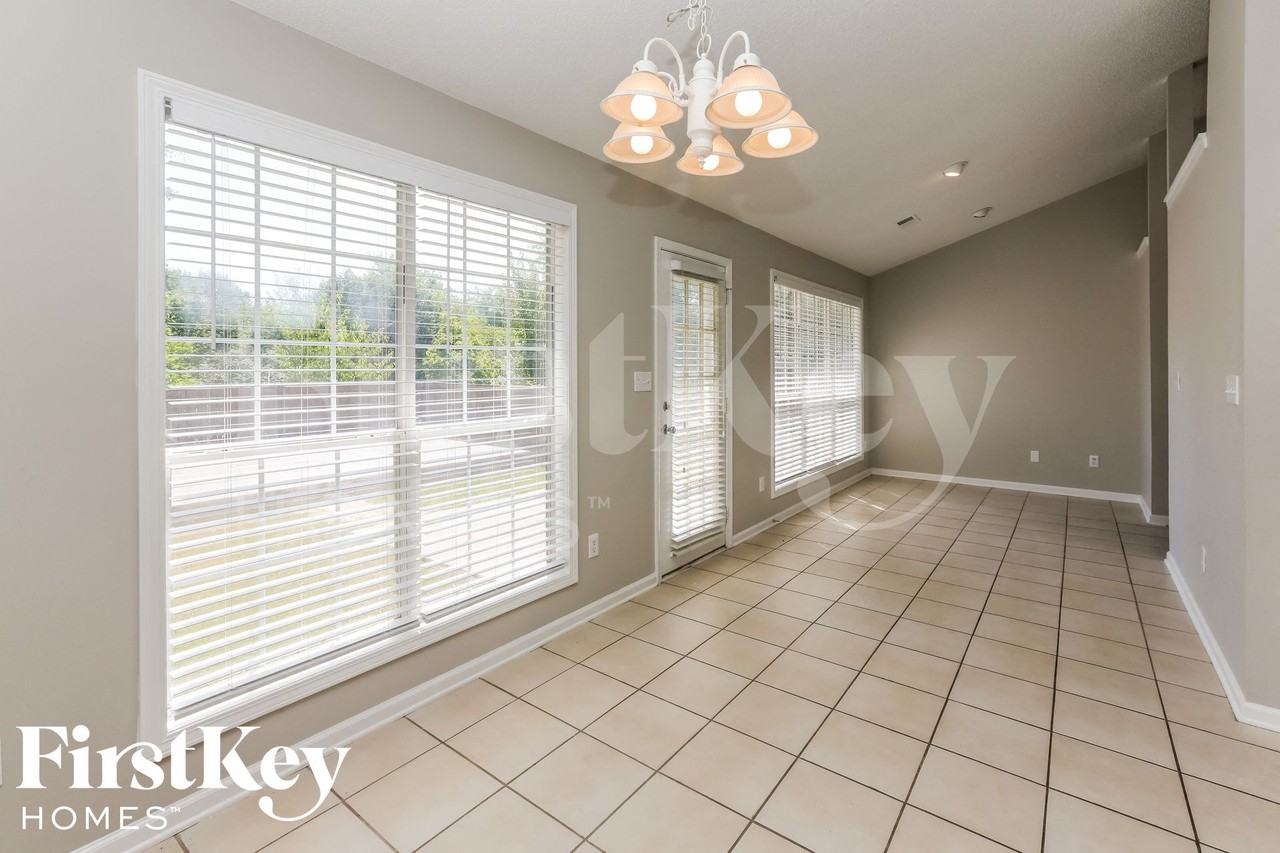 200 Summer Hill Dr - Photo 5 of 15