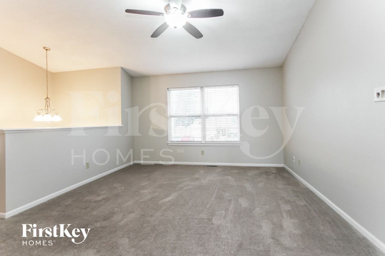 1524 Blue Brook Way - Photo 4 of 16