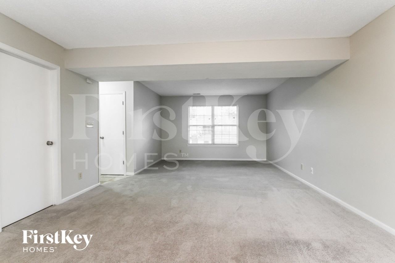 1524 Blue Brook Way - Photo 7 of 16