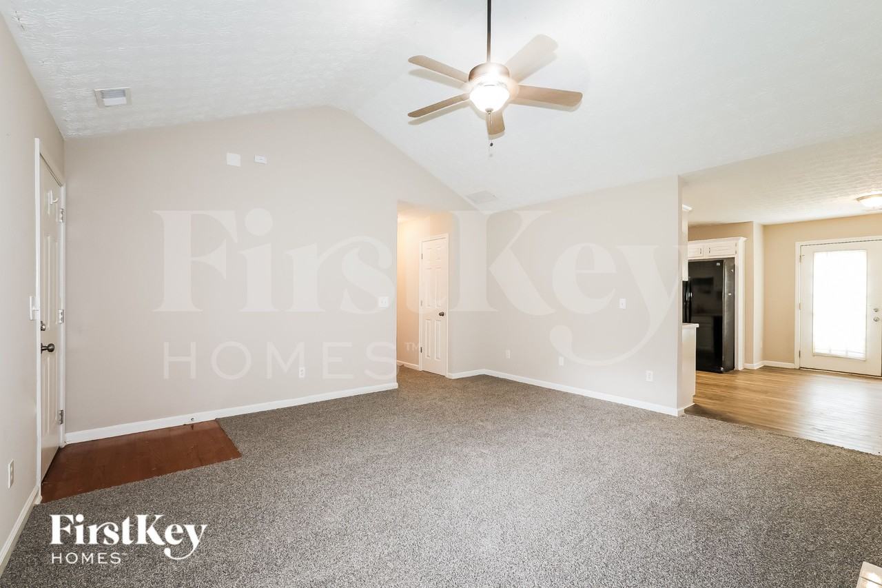 130 Macadamia Ct - Photo 3 of 15