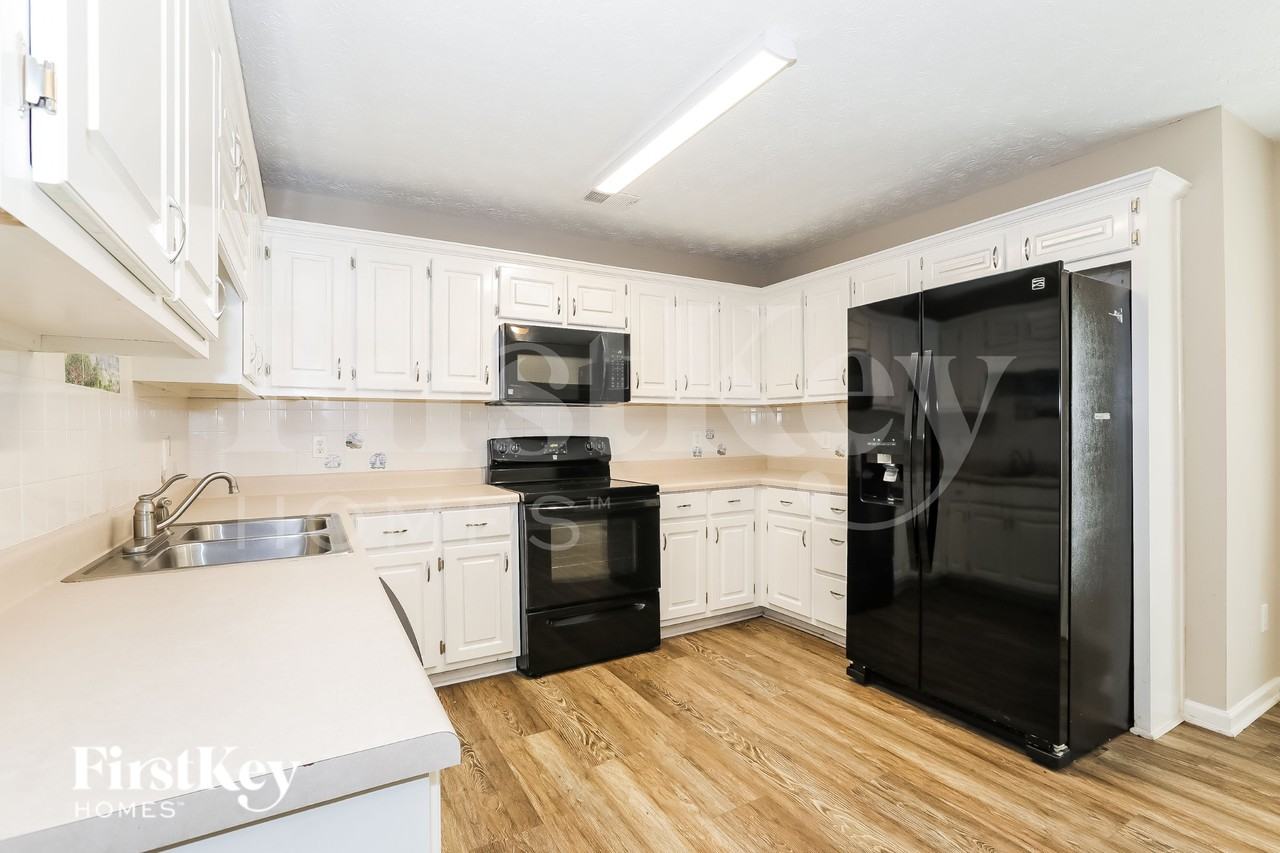 130 Macadamia Ct - Photo 6 of 15