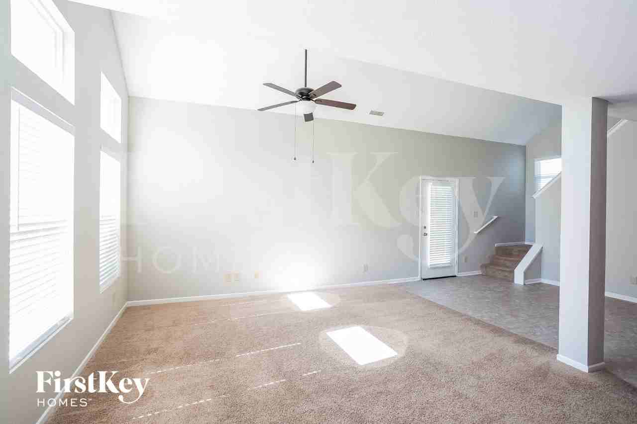 12158 E 141st St - Photo 4 of 16