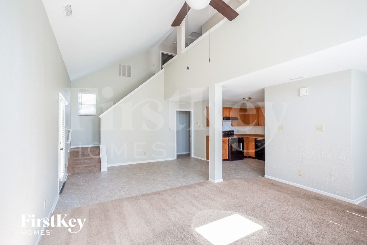 12158 E 141st St - Photo 5 of 16