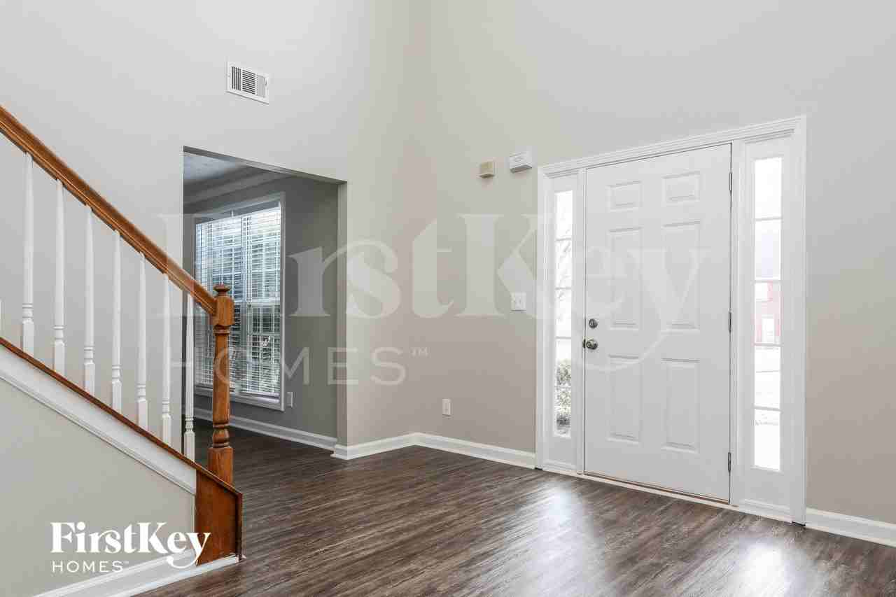 1213 Lakeview Cove Dr - Photo 2 of 15