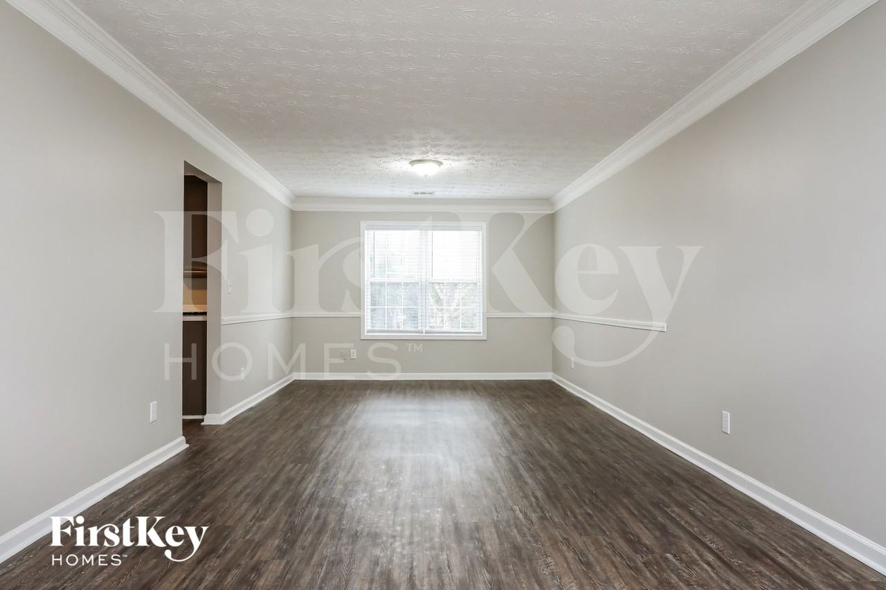 1213 Lakeview Cove Dr - Photo 3 of 15