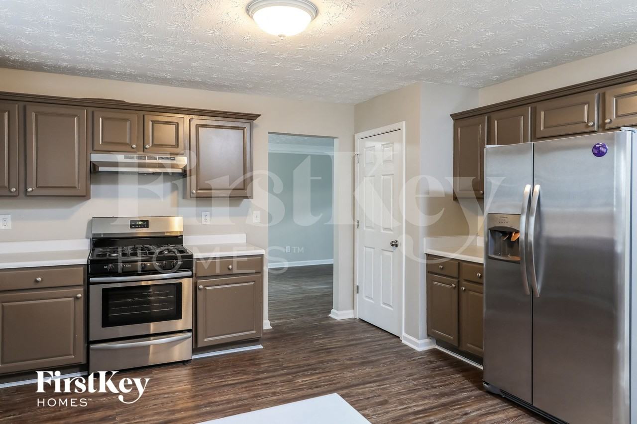 1213 Lakeview Cove Dr - Photo 5 of 15