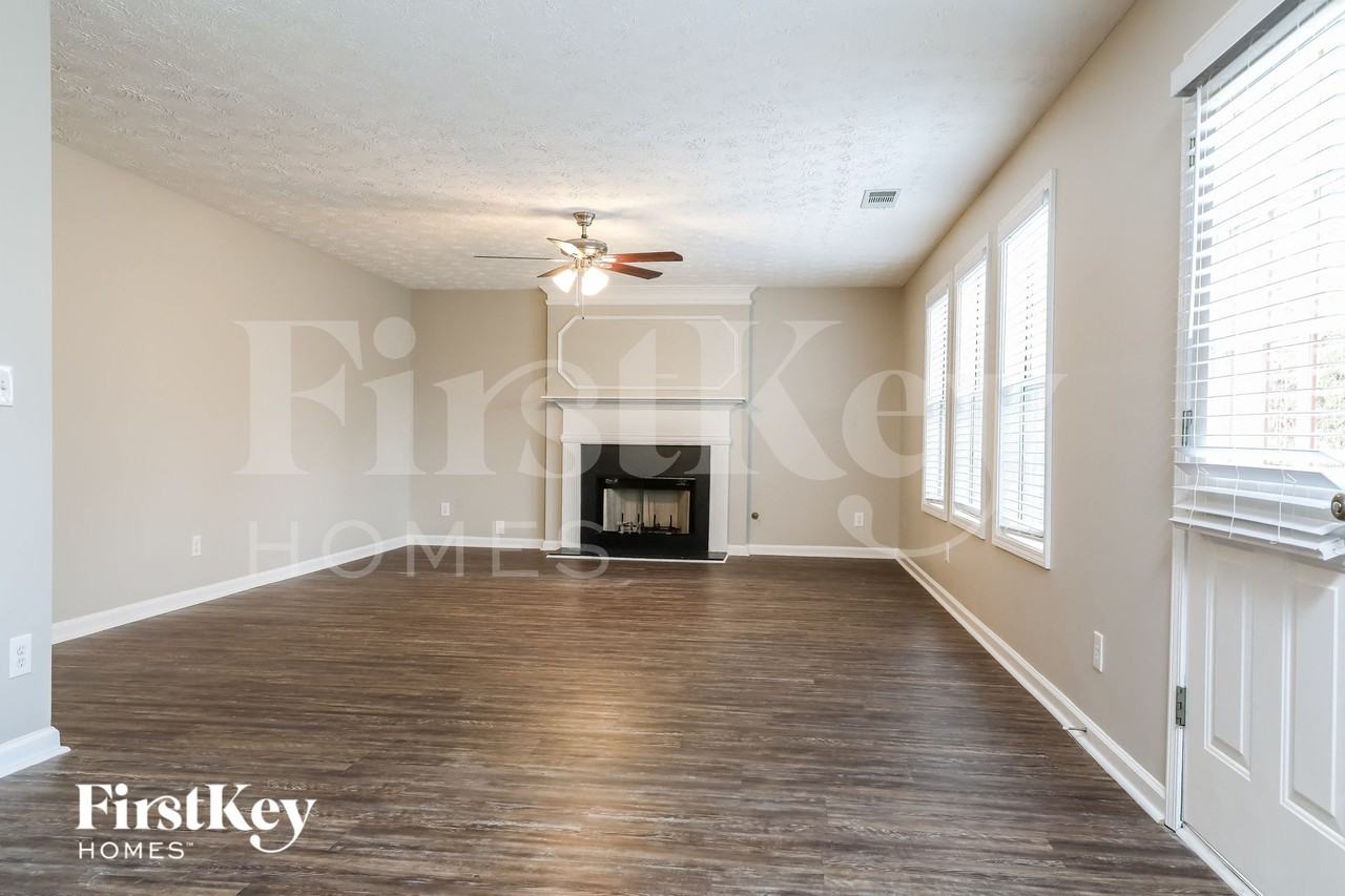 1213 Lakeview Cove Dr - Photo 6 of 15