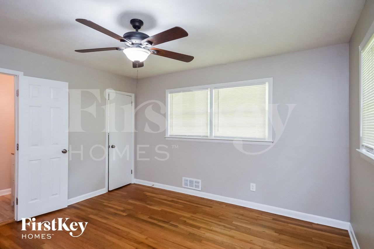 1175 Milstead Ave Ne - Photo 7 of 15