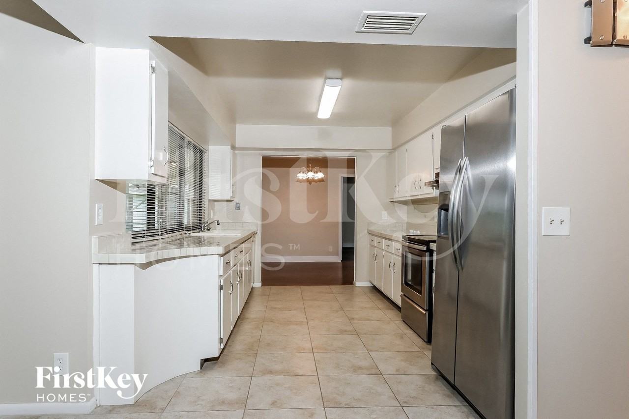 11472 Sanderling Dr - Photo 6 of 15